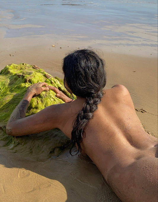 How to oil your hair