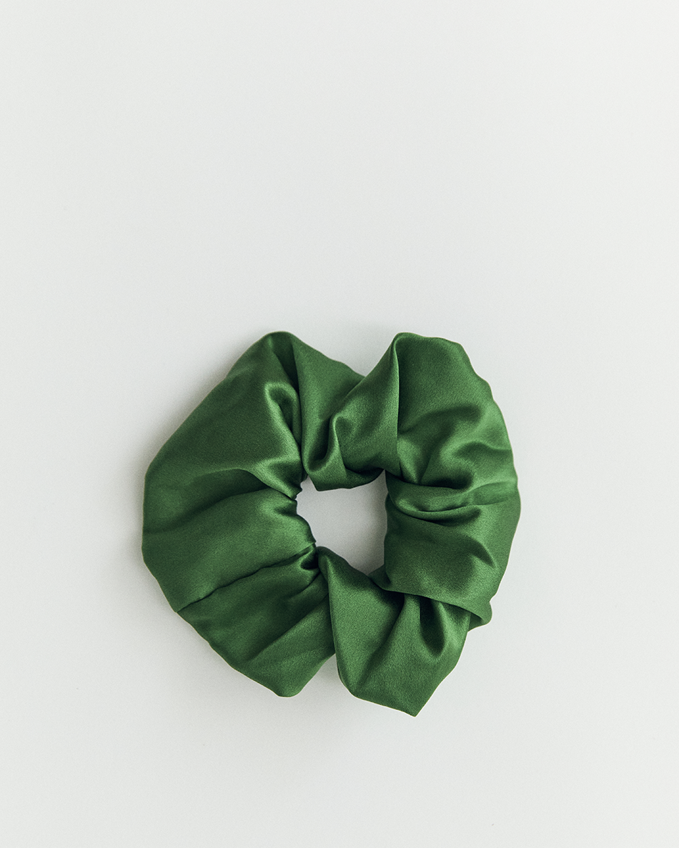 SILK SCRUNCHIE GREEN