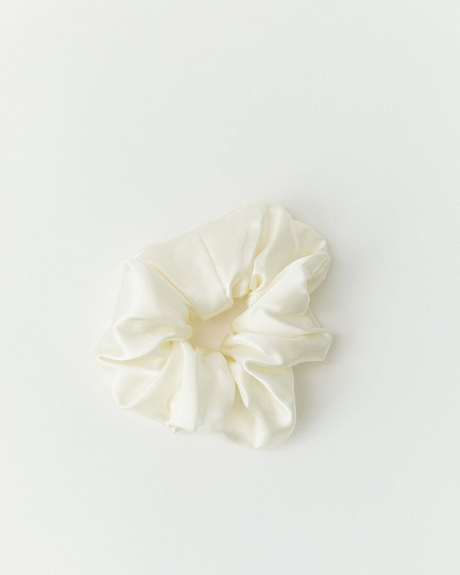 SILK SCRUNCHIE CREAM